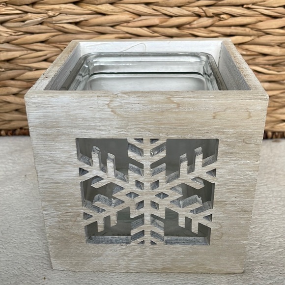 Other - Snowflake Wooden White Wash Candle Square Holder Excellent With Glass Inside